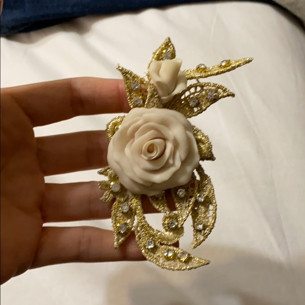 Brooch